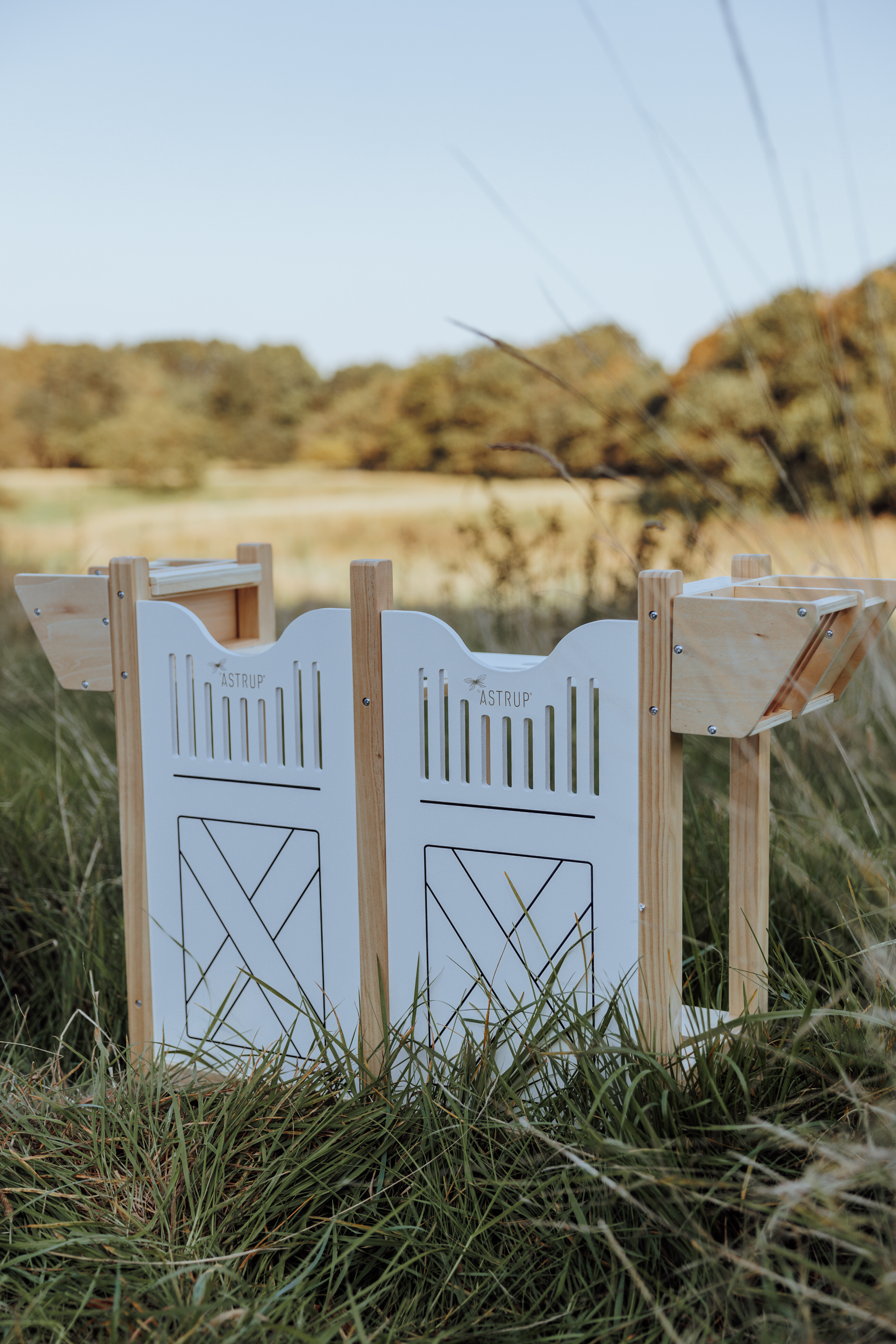 Paardenbox voor 4 stokpaarden / Hobby horse